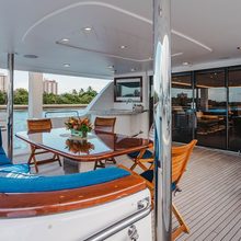 La Lady Yacht 