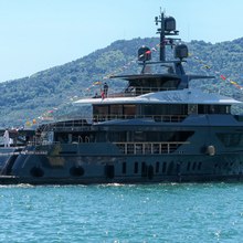 Ocean's Four Yacht 