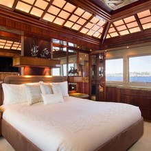Serenity Yacht 