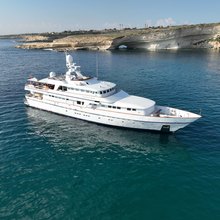 Cheetah Moon Yacht 