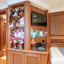 Shadowl Yacht 