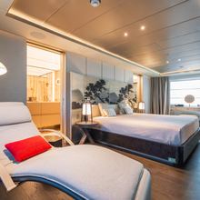 Navis Yacht 