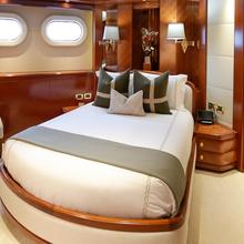 Blue Moon Yacht 