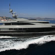 Majesty Elenoliya Yacht Underway