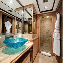 Five Yacht 