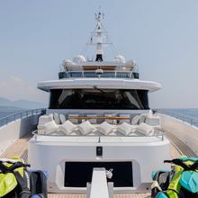 Elza Yacht 