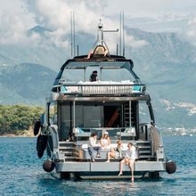 X Seven Yacht 
