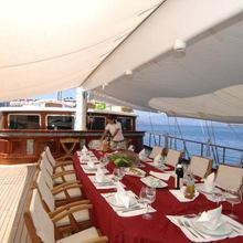 Goleta I Yacht Exterior Dining