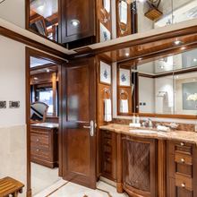 Sanibella Yacht 