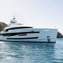 Santosha Yacht 