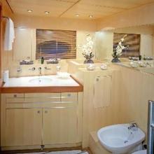 Mumu Yacht Bath & Bidet