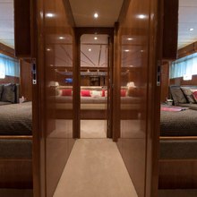 Leonida 2 Yacht 