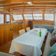 La Reine Yacht 