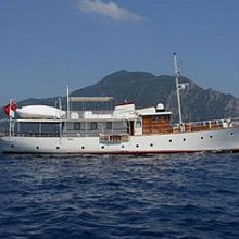 Lady Hertha Yacht 