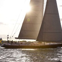 Aquila Yacht 