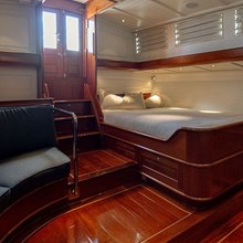 Atalante Yacht 