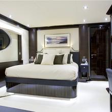 M Yacht VIP cabin