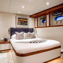 Zulu Yacht 