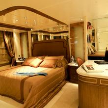 Elegant 007 Yacht Guest Stateroom