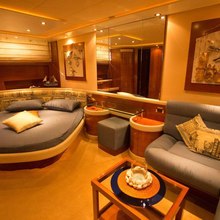 Tiuna Yacht 