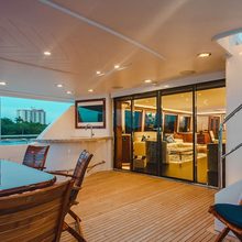 La Lady Yacht 