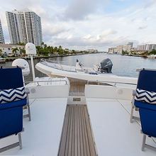 4 Umbrellas Yacht 
