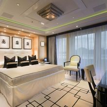 Phoenix 2 Yacht 