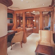 Lady Esther Yacht Stateroom - Study Area