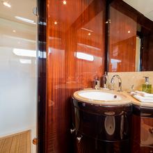 Happy Hour Yacht 