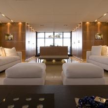 Queen Blue Yacht Salon - Seating