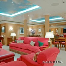 Huntress Yacht Salon & Dining