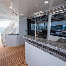 Live Mas Yacht 