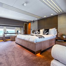 M 105 Yacht 