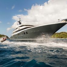 Phoenix 2 Yacht 