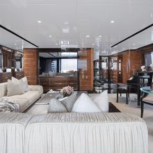 Stern Yacht 