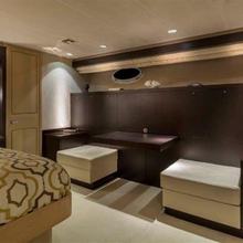 Cru Yacht 