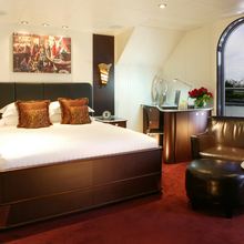 Global Yacht Master Stateroom