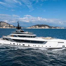 Navis Yacht 