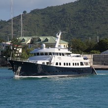 Aga 6 Yacht Front View