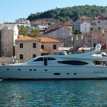 Ade Yeia Yacht 