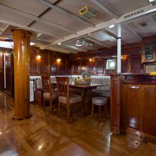 Sunshine Yacht 