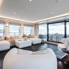 M Yacht 