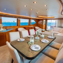 Two Seas Yacht 