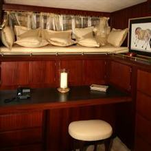 Dauntless Yacht 