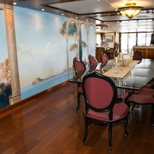 Aurora Yacht 