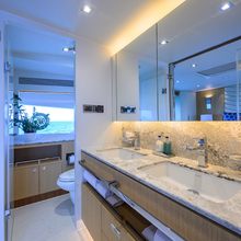 Aqua Life Yacht 