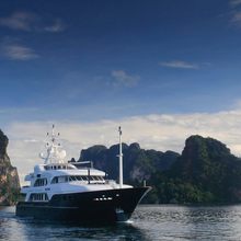 Tobi Star Yacht Front View