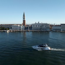 Five II Yacht 