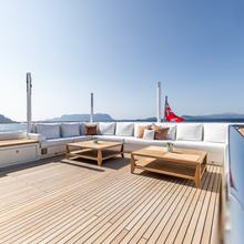 Rebels Yacht 