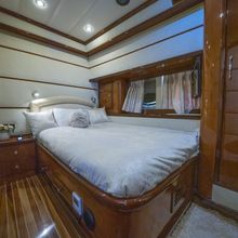 Viva Lola Yacht 
